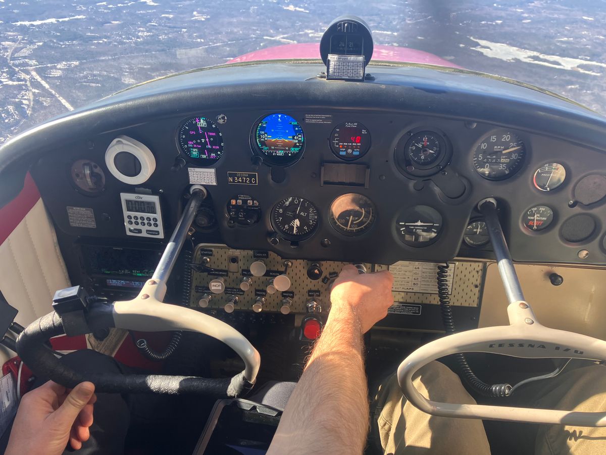 Wide angle view of N3472C instrument panel